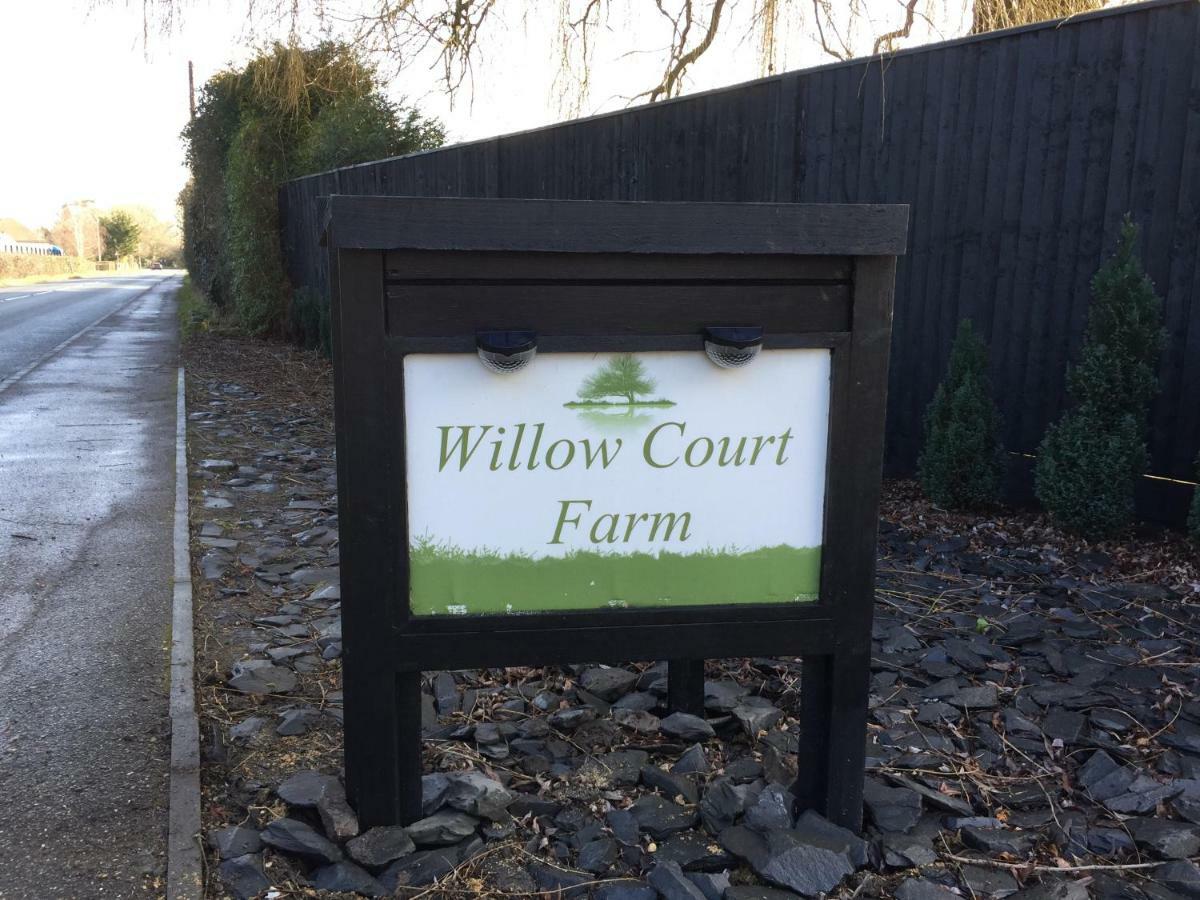 Willow Court Farm Studio South & Petting Farm, 8 Mins From Legoland & Windsor, 15 Mins From Lapland Uk エクステリア 写真